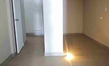 Se arrienda local comercial,pleno Avenida Diez de Julio.