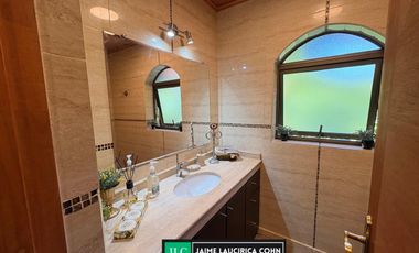 Exclusiva casa en venta, en Los Ángeles