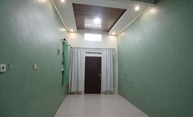 DISEWA RUMAH MEWAH TAHUNAN 2 LANTAI BAGUS SIAP HUNI HOOK HARGA NEGO CIBINONG BOGOR BO163