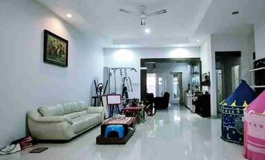 rumah siap huni area bangka lokasi tdk ramai one gate hadap timur