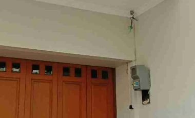 Rumah sewa 2 lantai Puri Kencana