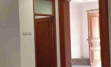 Rumah sewa 2 lantai Puri Kencana
