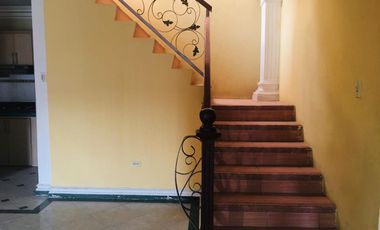 SE VENDE  CASA DE DOS PLANTAS UBICADA EN LOS BOSQUES