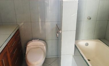 SE VENDE  CASA DE DOS PLANTAS UBICADA EN LOS BOSQUES