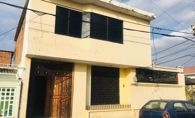 SE VENDE  CASA DE DOS PLANTAS UBICADA EN LOS BOSQUES