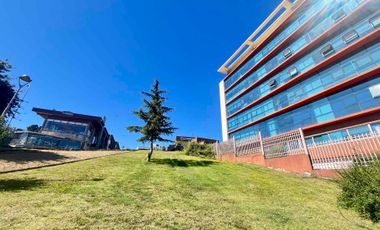 Andalué, frente Portal Rometch, en Edificio Cumbres Center, hasta 4 privados, 2 estac. y bodega