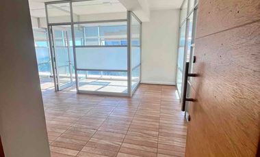 Andalué, frente Portal Rometch, en Edificio Cumbres Center, hasta 4 privados, 2 estac. y bodega