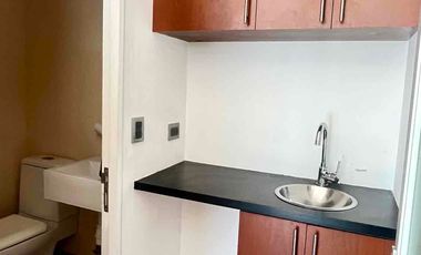 Andalué, frente Portal Rometch, en Edificio Cumbres Center, hasta 4 privados, 2 estac. y bodega