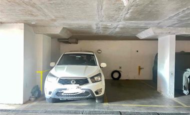 Andalué, frente Portal Rometch, en Edificio Cumbres Center, hasta 4 privados, 2 estac. y bodega