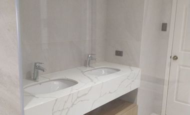 2BR Unit Nicely renovated plus 2 parking