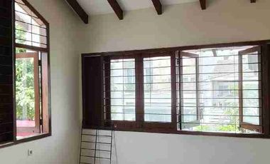 Rumah sewa siap huni Puri Indah