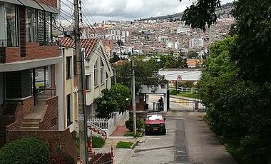 ARRIENDO APARTAESTUDIO CERCA DE LA UPTC