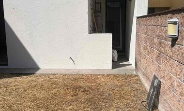 CASA EN RENTA CLUSTER CON ALBERCA EN LOMAS DE ANGELOPOLIS