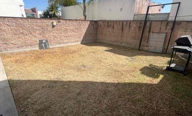 CASA EN RENTA CLUSTER CON ALBERCA EN LOMAS DE ANGELOPOLIS