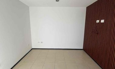 CASA EN RENTA CLUSTER CON ALBERCA EN LOMAS DE ANGELOPOLIS