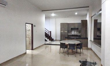 Disewa Rumah 1,5 Tingkat Komplek Cemara Asri Jalan Salak