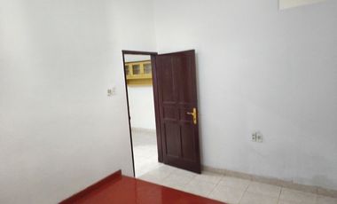 Disewa Rumah 1,5 Tingkat Komplek Cemara Asri Jalan Salak