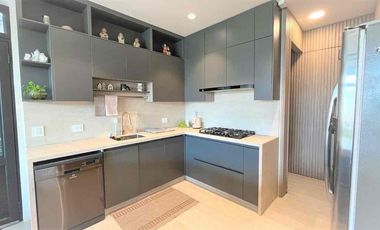 Venta de casa moderna con lindos acabados