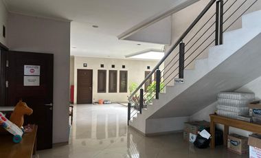 Dijual Wisma Full Furnished Lokasi Strategis Bisa Dijadikan Kosan atau Tempat Usaha di Cikutra Bandung