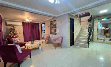 VENTA PROPIEDAD DE DOS PLANTAS