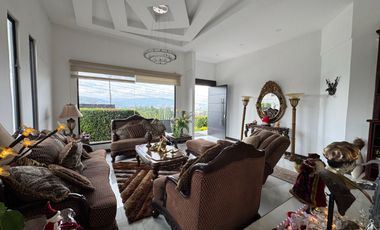 Venta Casa  y Suite Independiente Una Planta Puembo Quito Ecuador