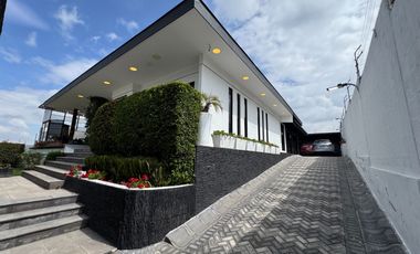 Venta Casa  y Suite Independiente Una Planta Puembo Quito Ecuador