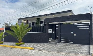 Venta Casa  y Suite Independiente Una Planta Puembo Quito Ecuador