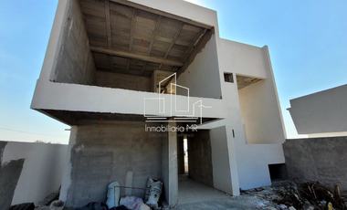 CASA CON ALBERCA EN MORELOS