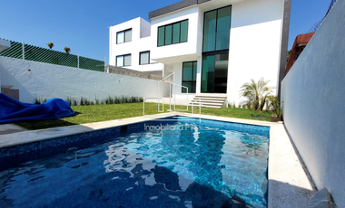 CASA CON ALBERCA EN MORELOS