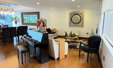 CASA DE LUJO EN RENTA – Urbanización Portón del Río, Cuenca