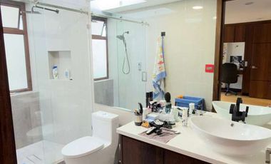 CASA DE LUJO EN RENTA – Urbanización Portón del Río, Cuenca