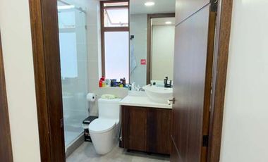 CASA DE LUJO EN RENTA – Urbanización Portón del Río, Cuenca