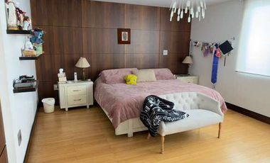 CASA DE LUJO EN RENTA – Urbanización Portón del Río, Cuenca