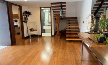 CASA DE LUJO EN RENTA – Urbanización Portón del Río, Cuenca