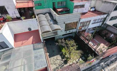 Casa con Doble Acceso y Dos Jardines – Gran Potencial para Remodelar en Col. Militar Marte | 278 m² Const. / 207 m² Terreno