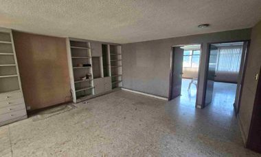 Casa con Doble Acceso y Dos Jardines – Gran Potencial para Remodelar en Col. Militar Marte | 278 m² Const. / 207 m² Terreno