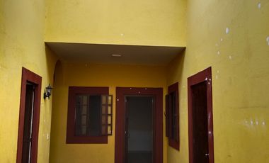 Renta casa 2 niveles calle Terán Zona Centro Irapuato, Gto.