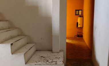 Renta casa 2 niveles calle Terán Zona Centro Irapuato, Gto.
