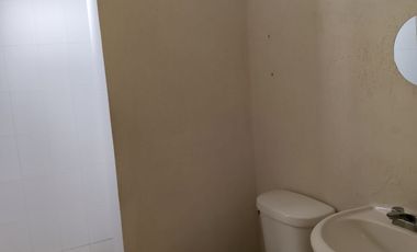 Renta casa 2 niveles calle Terán Zona Centro Irapuato, Gto.