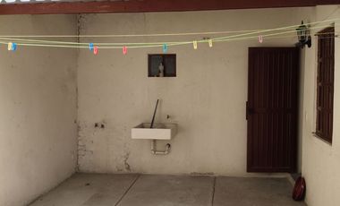 Renta casa 2 niveles calle Terán Zona Centro Irapuato, Gto.