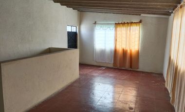 Renta casa 2 niveles calle Terán Zona Centro Irapuato, Gto.