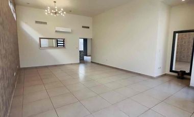 CASA EN RENTA DE UNA PLANTA EN MONTEROSA RESIDENCIAL