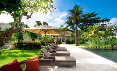 Disewakan Villa pinggir pantai di Canggu Bali.