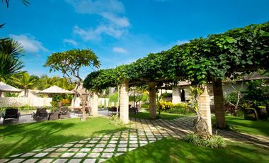 Disewakan Villa pinggir pantai di Canggu Bali.