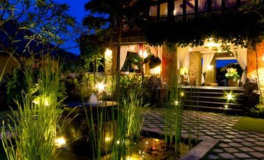 Disewakan Villa pinggir pantai di Canggu Bali.