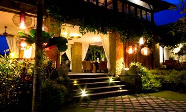 Disewakan Villa pinggir pantai di Canggu Bali.