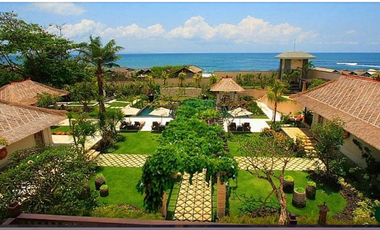 Disewakan Villa pinggir pantai di Canggu Bali.