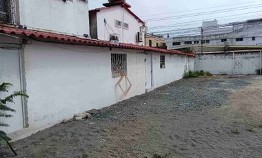 Venta  oportunidad condominio con local, y un terreno vacío de 375 m2 urdesa central Guayacanes y primera