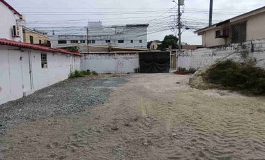 Venta  oportunidad condominio con local, y un terreno vacío de 375 m2 urdesa central Guayacanes y primera