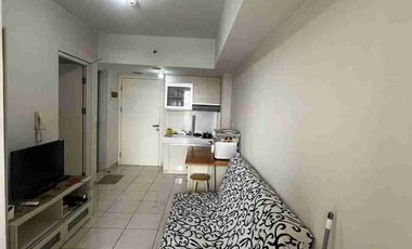 disewakan apartement full furnish 2 kamar tidur lokasi depan mall summarecon bekasi